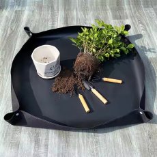 Malá multifunkční podložka Clever Grow černá